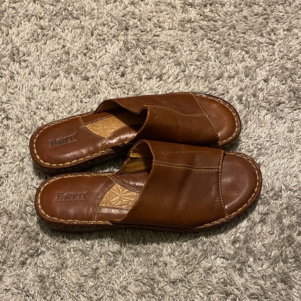 Born women’s Tan Leather Slide Sandals - Picture 2 of 4